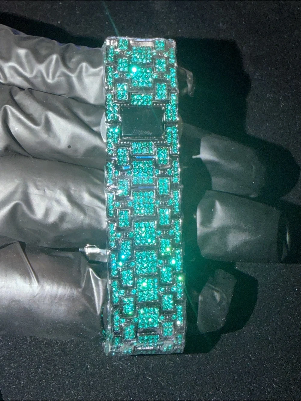 Emerald Crystal - Unbranded